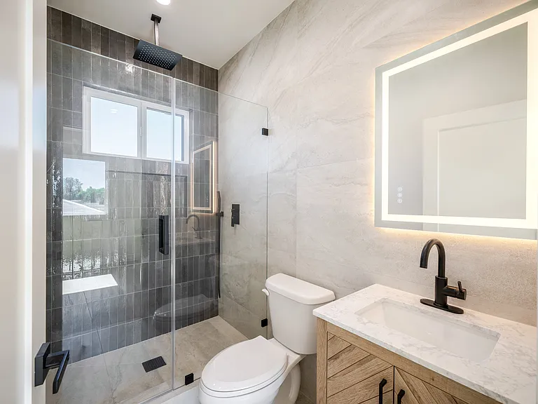 7107 Cozycroft Ave #3 — Photo 8