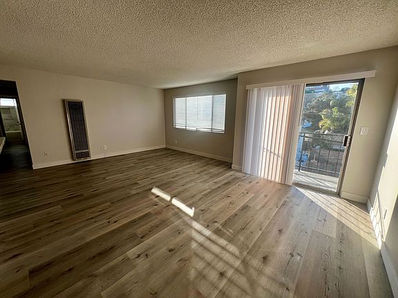 3rd image of 00-2315 S Grand Ave #11