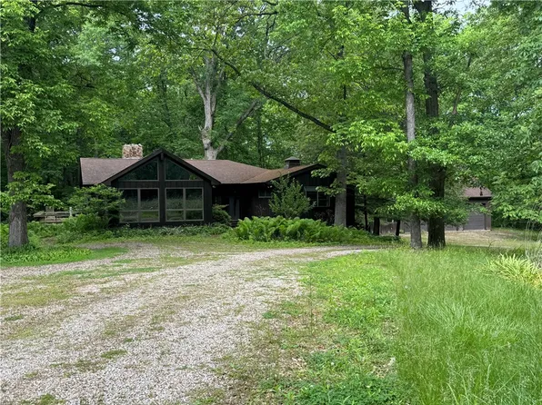 7221 N 1800th St, Paris, IL 61944