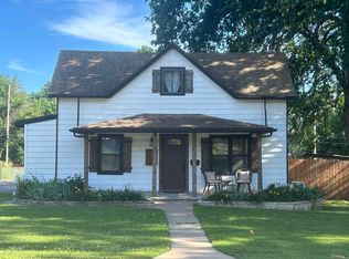 1623 E 11th Ave, Winfield, KS 67156