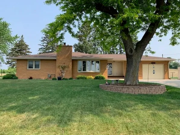 1025 Fond Du Lac St, Mount Calvary, WI 53057