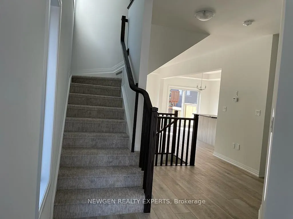 4 bed, $2,550 — Photo 3