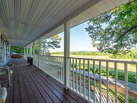 5th image of 636 Carter Rd