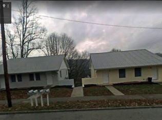 612 Sewanee St, Harriman, TN 37748