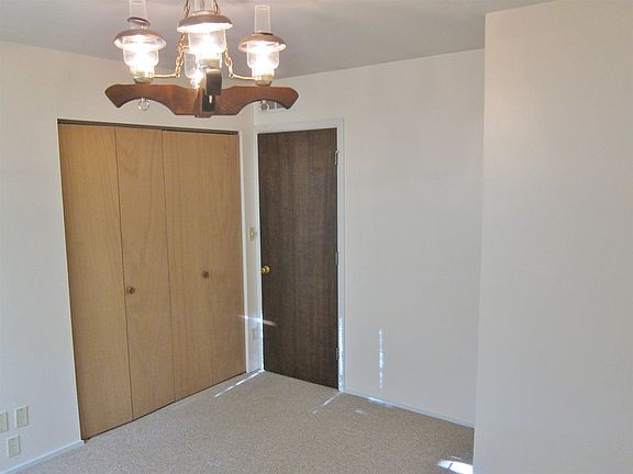 5th image of 1124 Elm Dr