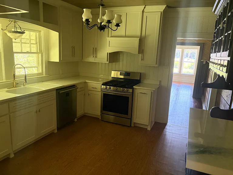 1629 W Broad St — Photo 5