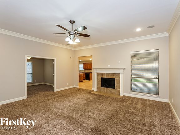 4th image of 520 Alexandria Ln