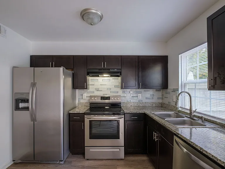 Golden Gate Townhomes — Photo 86