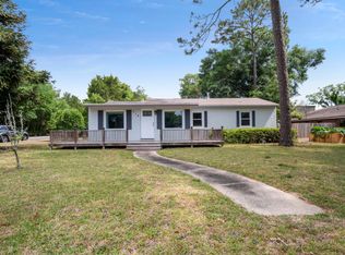 314 Lincoln Ave, Valparaiso, FL 32580