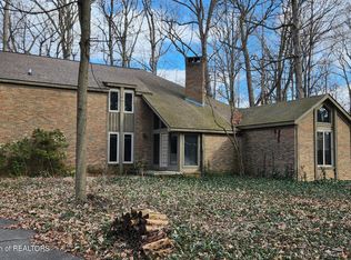 6324 Skyline Dr, East Lansing, MI 48823