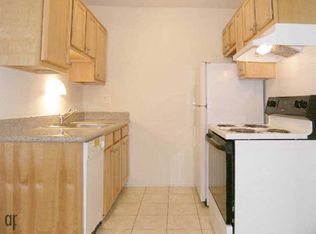 3019 W 13 Mile Rd APT 216, Royal Oak, MI 48073