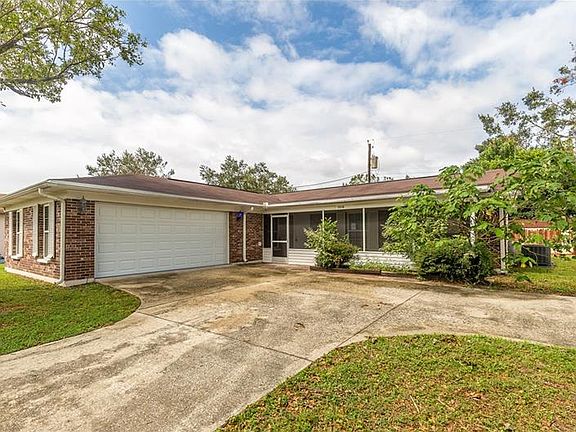 2nd image of 2116 Cordova Cir N