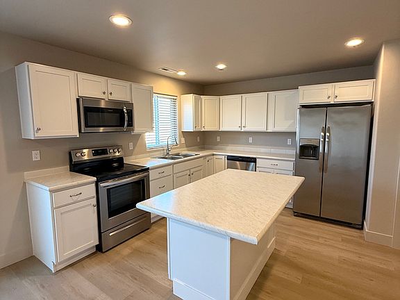 4th image of 443 Margaux Loop Unit B