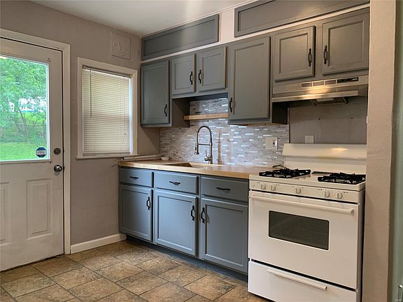 4th image of 9840 Eastbrook Dr