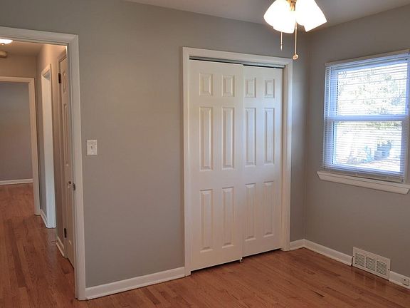 5th image of 15 Parkview Dr