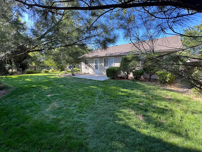 E Anemone Ln — Photo 15