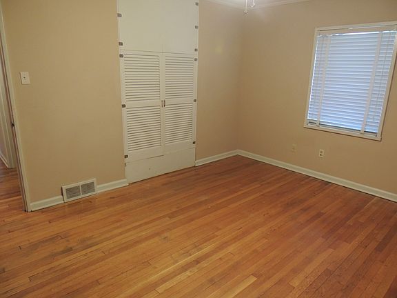 4th image of 4565 E Mallory Ave
