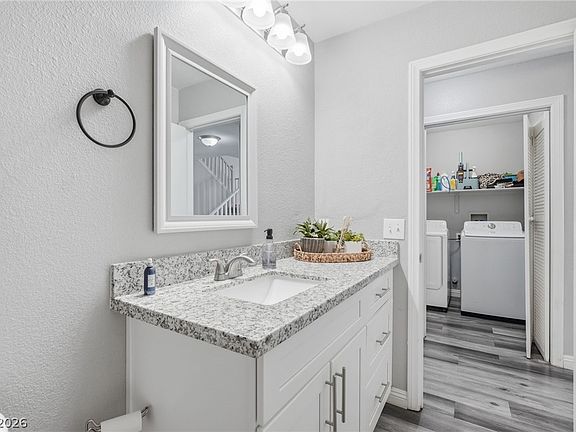 5th image of 517 Princess Ave