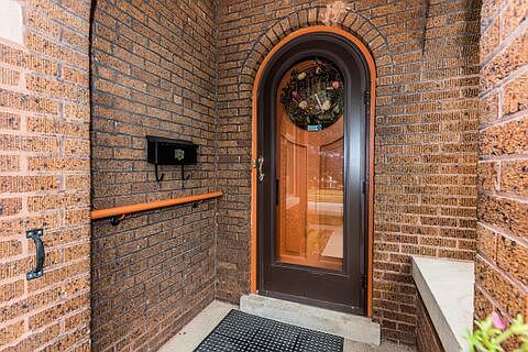 5th image of 3037 Gustav St