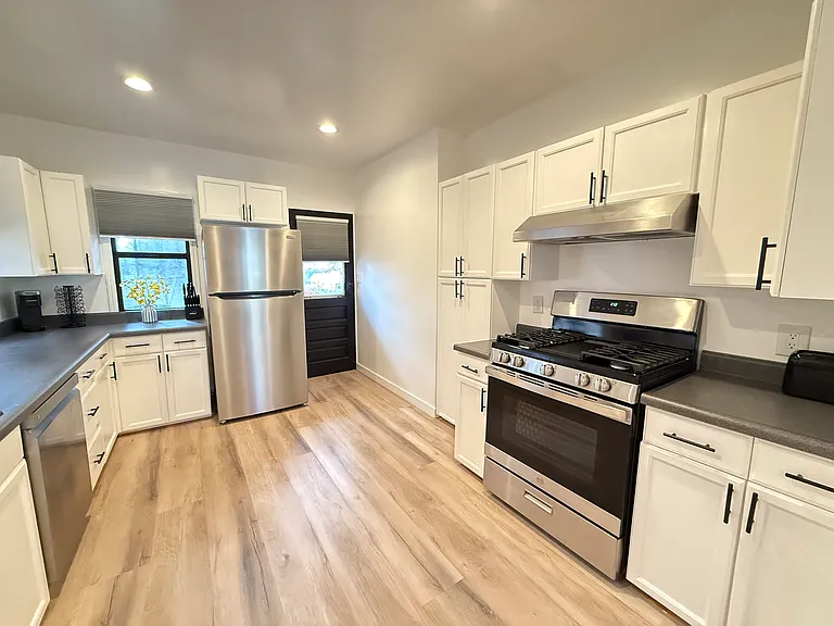 1235 S Longwood Ave #1235 — Photo 11