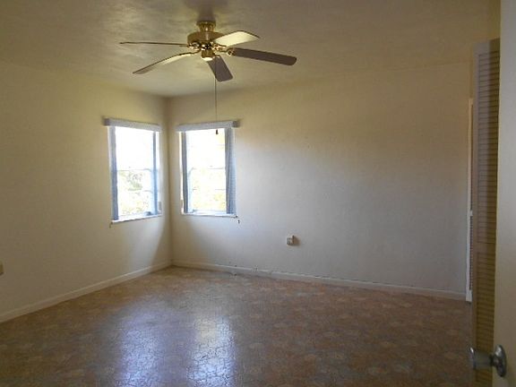 5th image of 208 S Desoto St