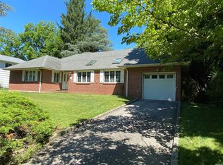 23 Beacon Dr, Port Washington, NY 11050
