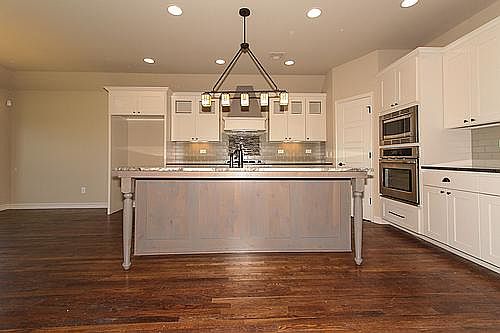 4th image of 2438 S Narcissus Ct