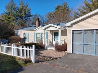 5107 Oak Point Dr, Middleboro, MA 02346