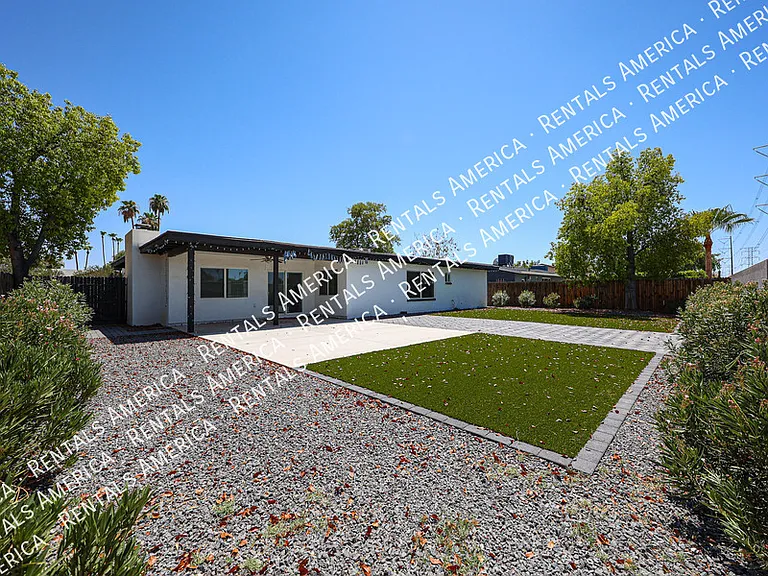 2902 W Straford Dr — Photo 35
