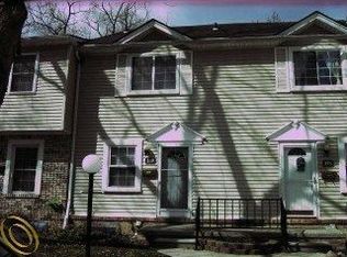 189 Riveroaks Dr, Plymouth, MI 48170