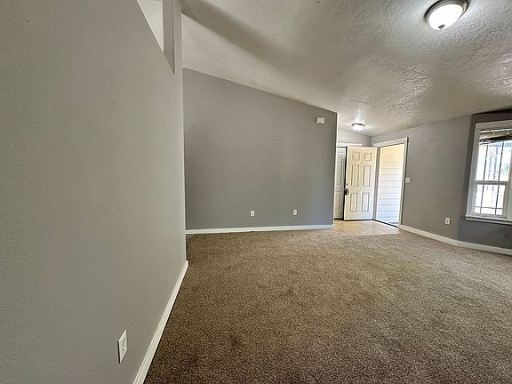 4th image of 884 Trinity St NE