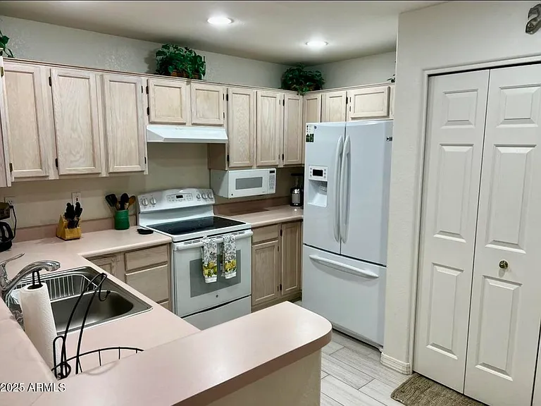 16750 E Westby Dr #B — Photo 3