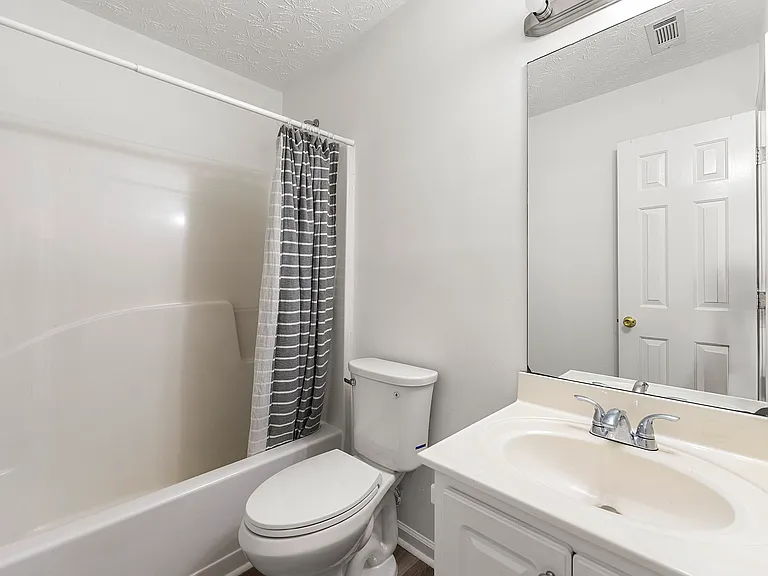 1450 Wilkes Crest Dr — Photo 17