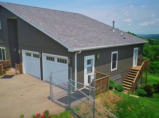 979 S Rocky Hill Rd, Galena, IL 61036