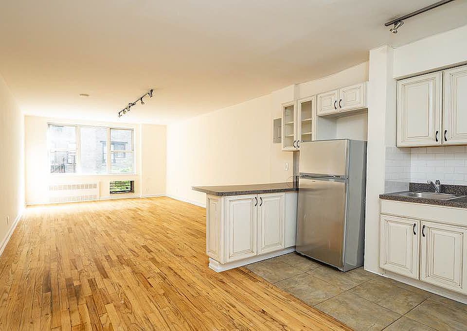 1st image of 204 W 14th St APT 2A