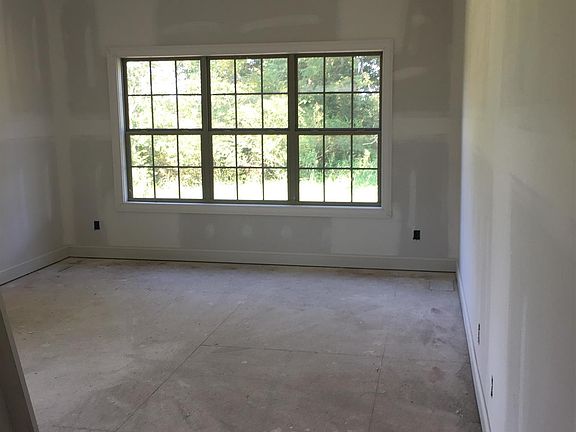 5th image of 60 Anderson Pl