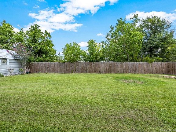 3rd image of 101 Noma Ln