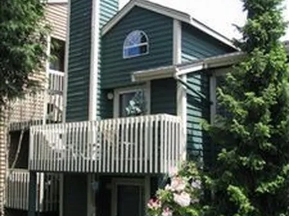 22700 30th Ave S #202, Des Moines, WA 98198