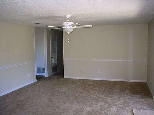 5th image of 9915 Lillian Hwy