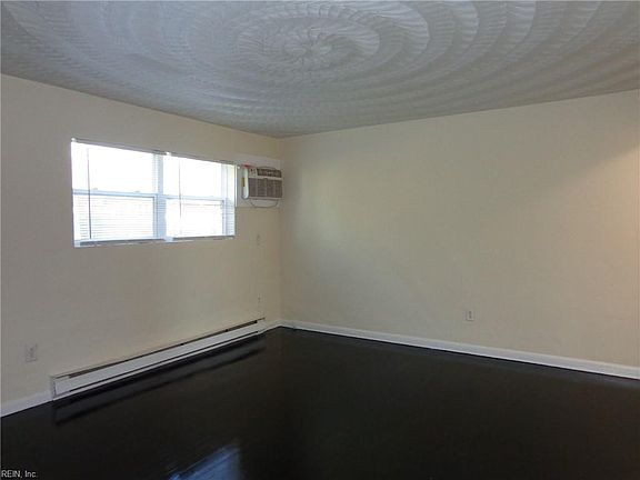 5th image of 9623 1st Bay St APT C