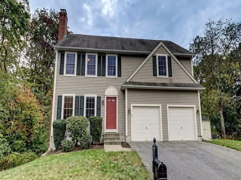 21 Hines Rd — Photo 1