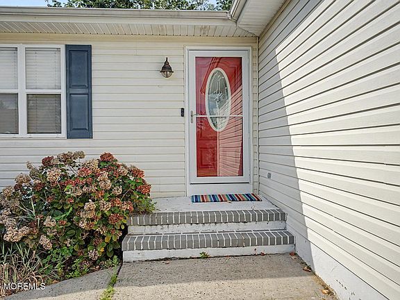 2nd image of 442 Mulberry Place