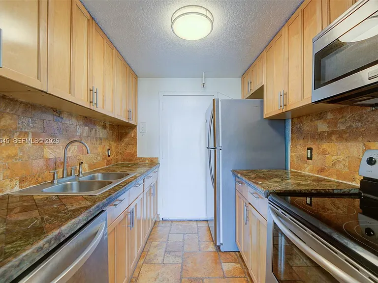 2350 NE 135th St #1503 — Photo 3