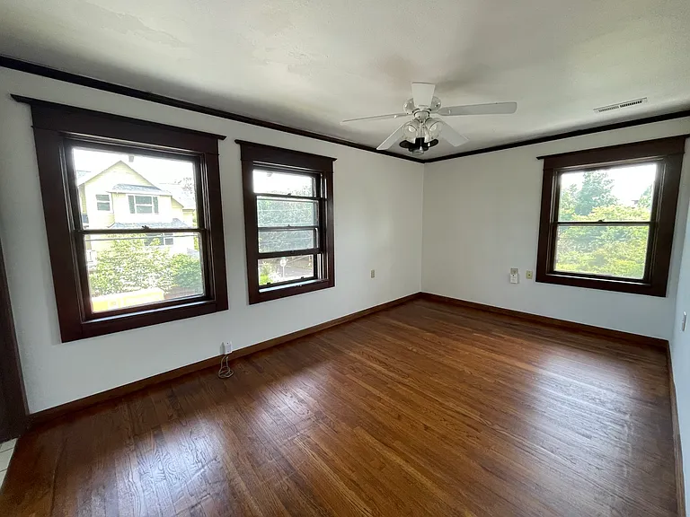 2707 SE 35th Pl #2 — Photo 4