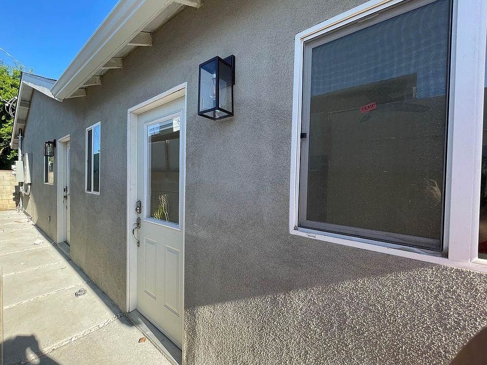 1st image of 7746 Encino Ave