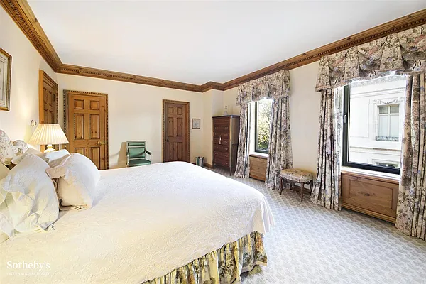 Sold by Sotheby's International Realty | media 19