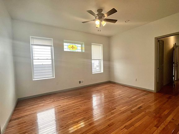 3rd image of 332 Virginia Ave