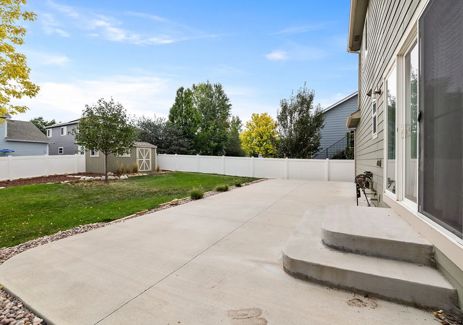 5 Bed 3.5 Bath Home in Maple Hills Available Now!! — Photo 3