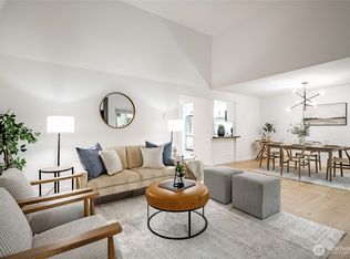 1607 102nd Pl NE #D1, Bellevue, WA 98004