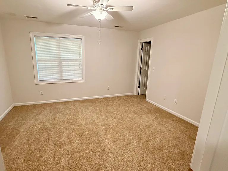 200 Sir William Ln — Photo 11